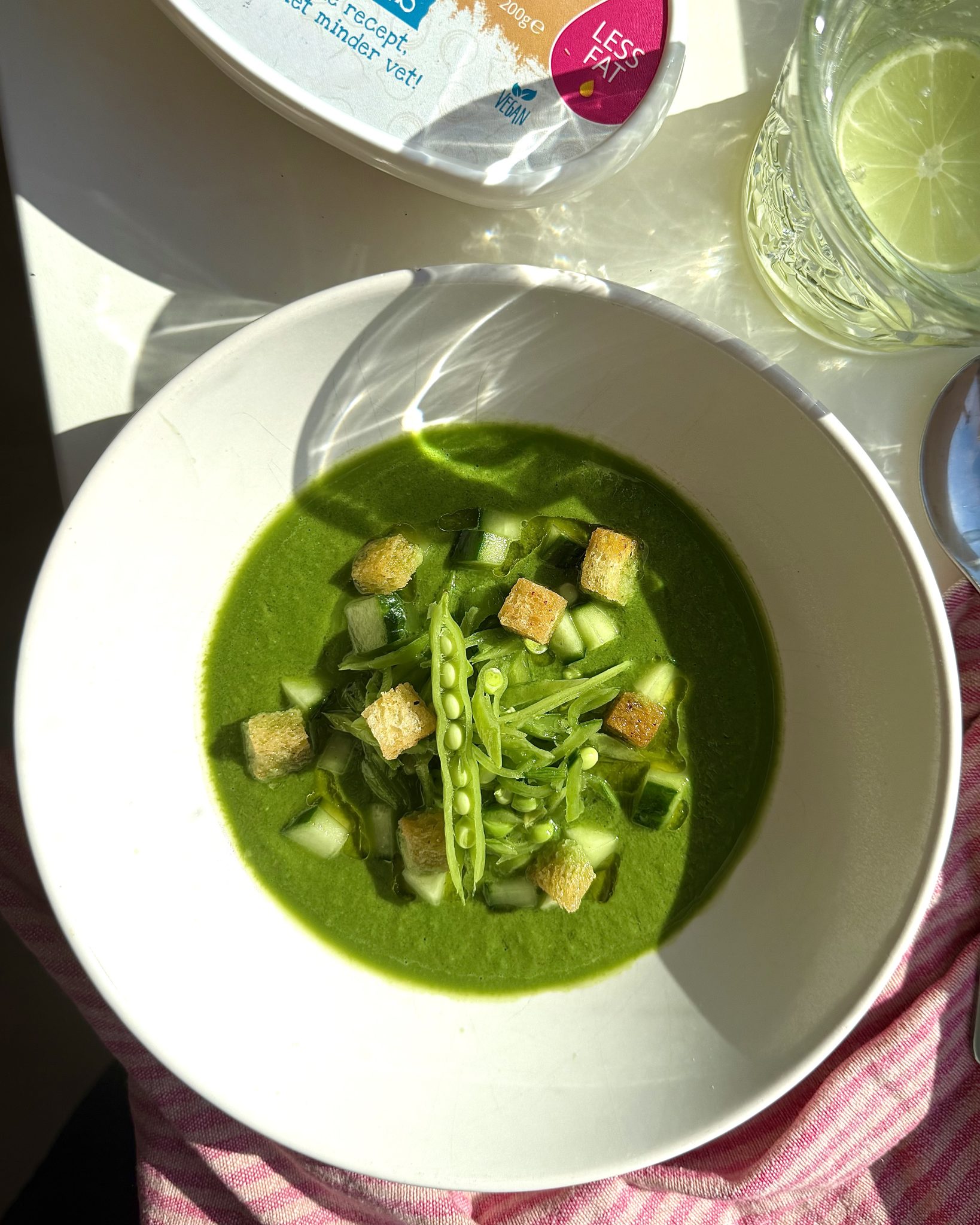 Groene gazpacho met Hoemoes Less fat